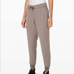 Lululemon On The Fly Jogger